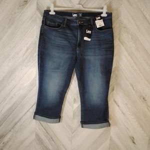 Lee Women's Regular Fit Mid-rise Denim Capri Pants Size:18M